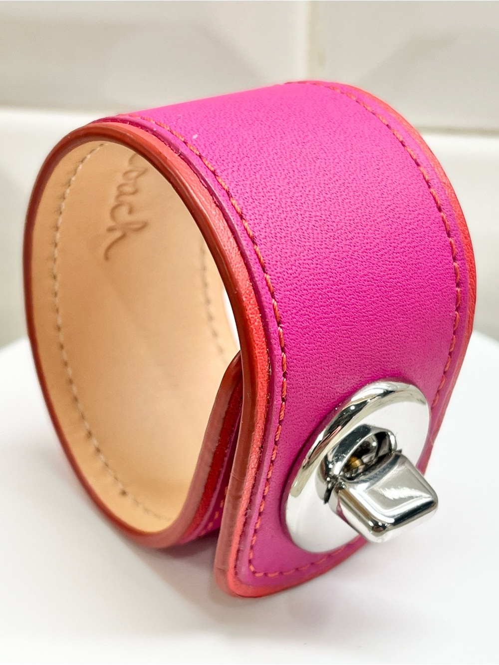 Coach Vintage Pink Leather Cuff Bracelet with Turn Lock EUC - Picture 4 of 10